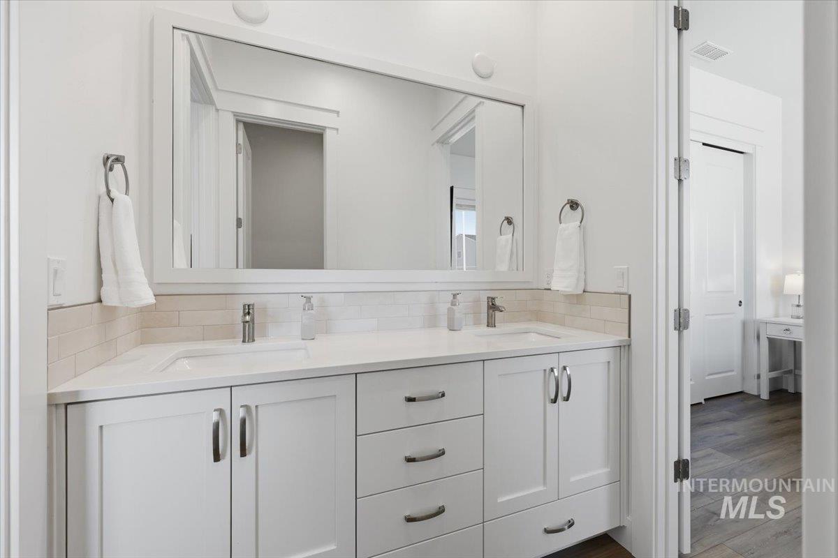 5512 N Ebony Way, Meridian, Idaho 83646, 4 Bedrooms, 3 Bathrooms, Residential For Sale, Price $679,000, 98979793