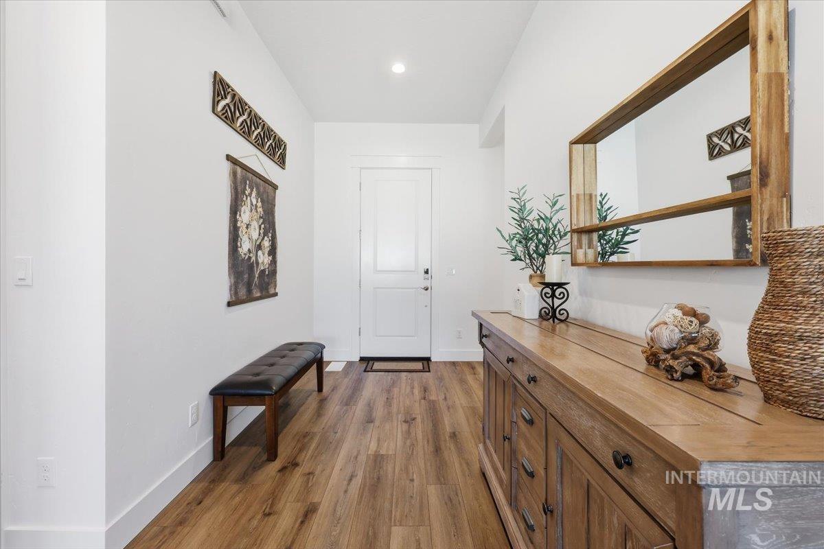 5512 N Ebony Way, Meridian, Idaho 83646, 4 Bedrooms, 3 Bathrooms, Residential For Sale, Price $679,000, 98979793