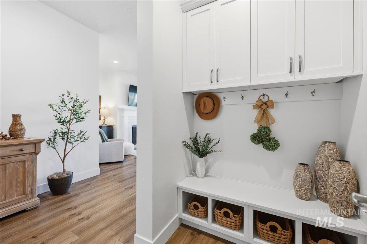 5512 N Ebony Way, Meridian, Idaho 83646, 4 Bedrooms, 3 Bathrooms, Residential For Sale, Price $679,000, 98979793