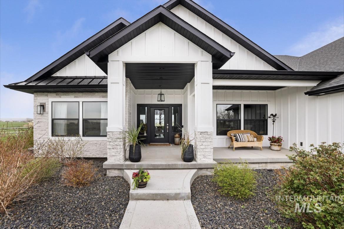 3280 Peytons Pl, Twin Falls, Idaho 83301, 3 Bedrooms, 3 Bathrooms, Residential For Sale, Price $927,500,MLS 98979795