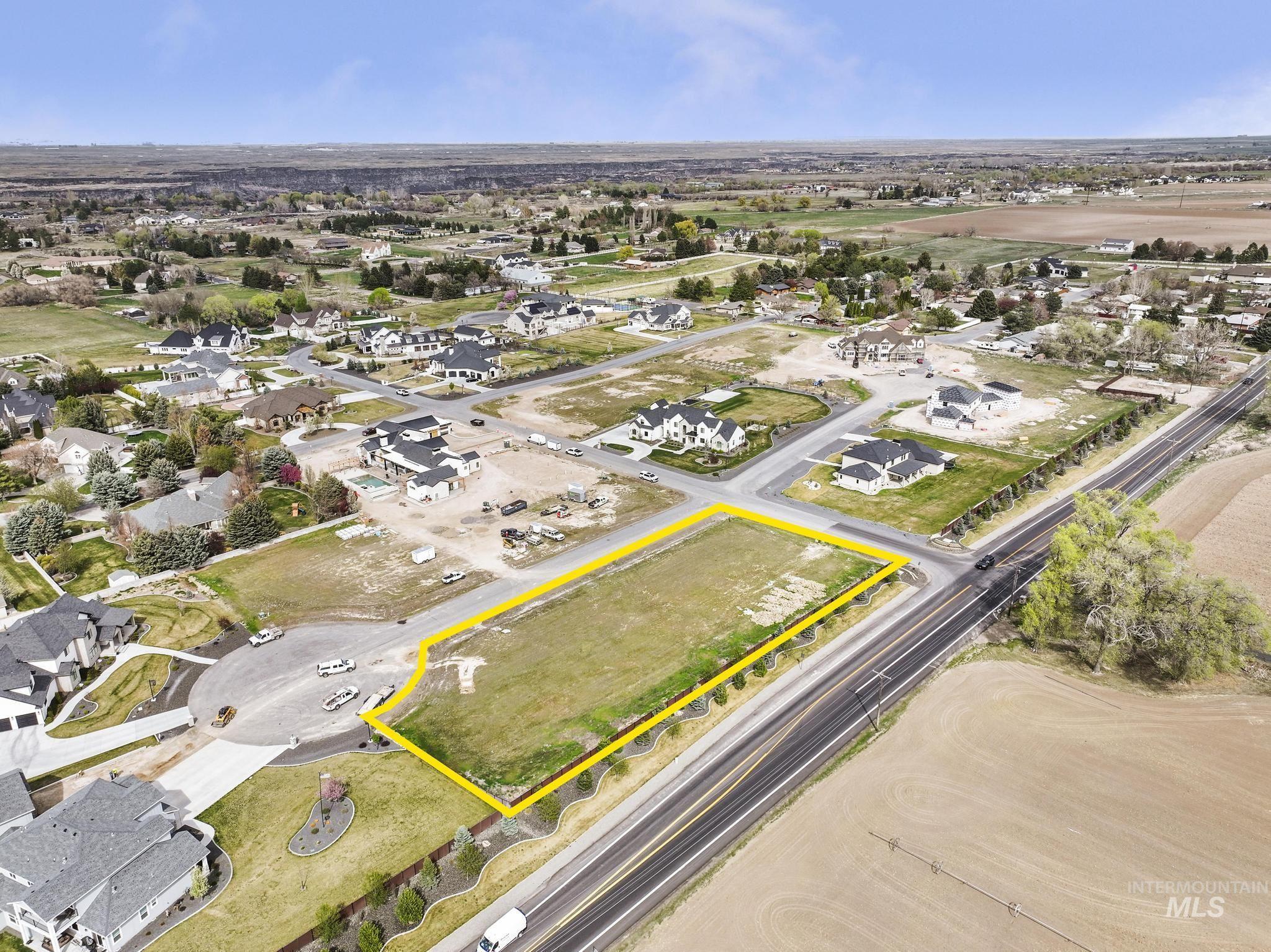 3280 Peytons Pl, Twin Falls, Idaho 83301, 3 Bedrooms, 3 Bathrooms, Residential For Sale, Price $927,500,MLS 98979795