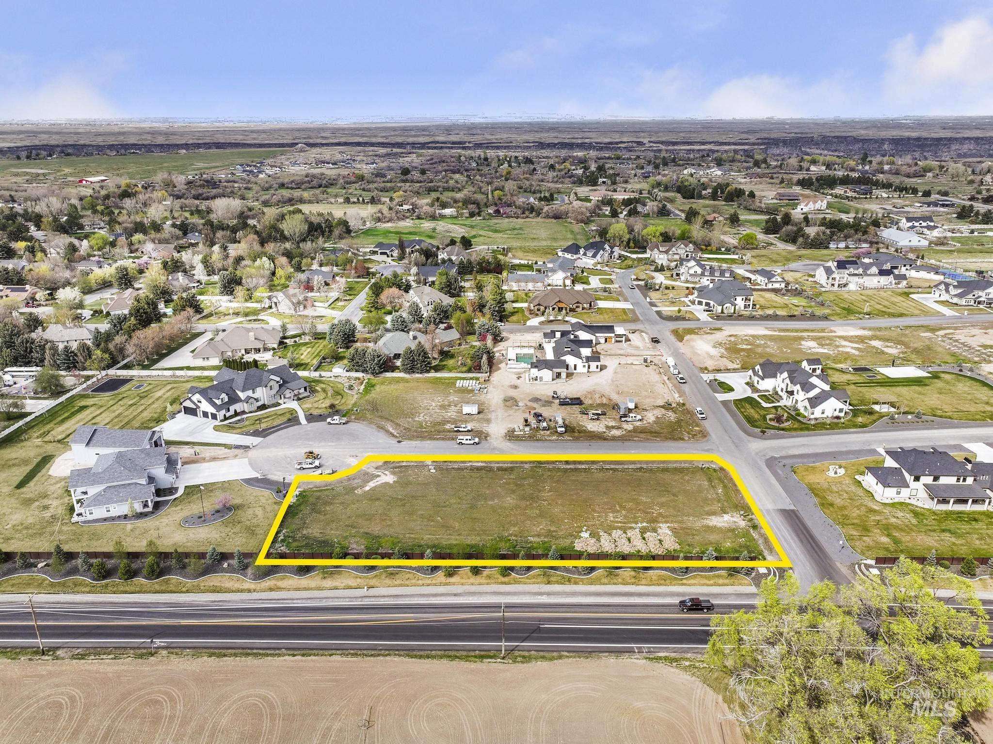 3280 Peytons Pl, Twin Falls, Idaho 83301, 3 Bedrooms, 3 Bathrooms, Residential For Sale, Price $927,500,MLS 98979795