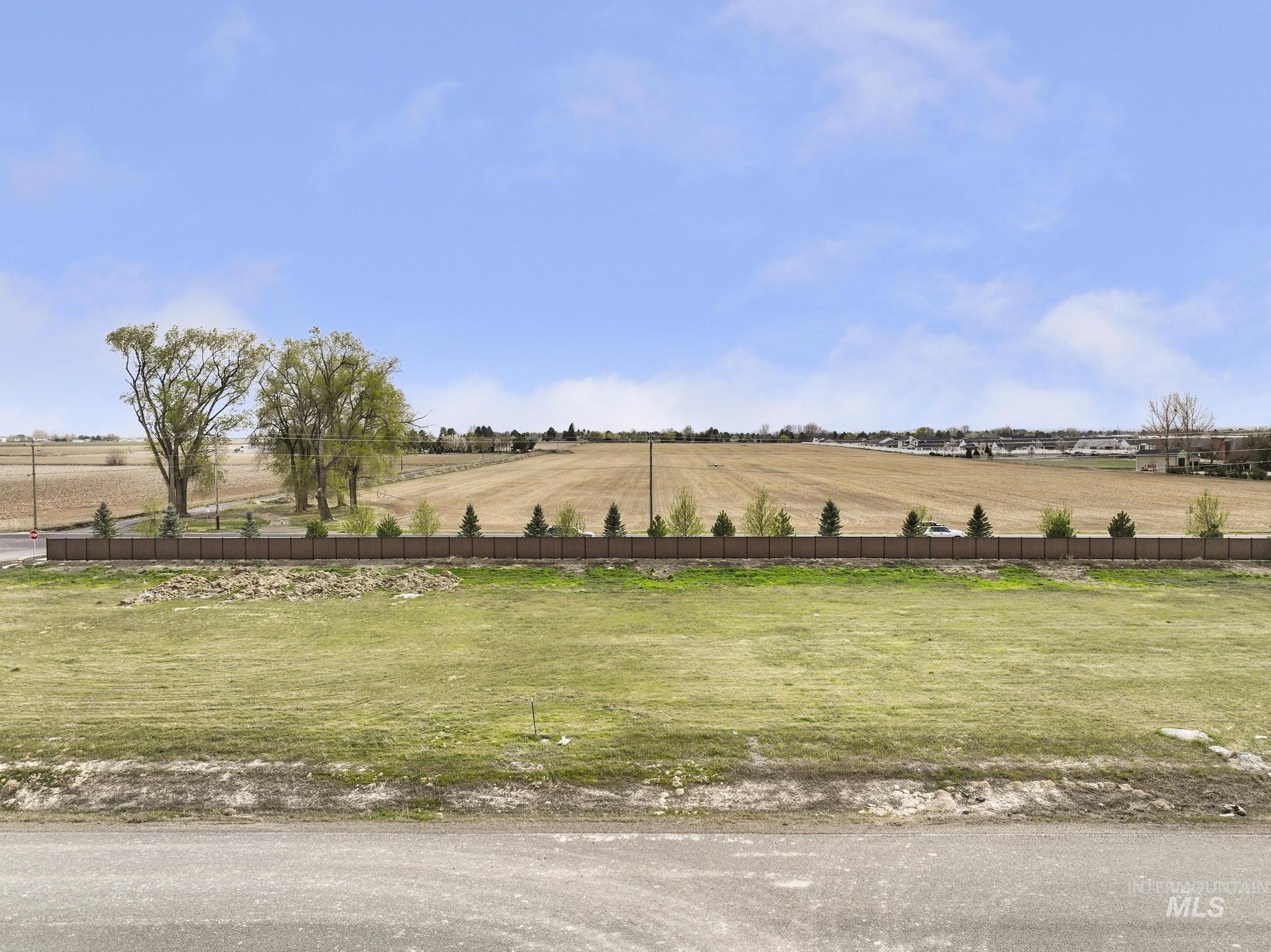3280 Peytons Pl, Twin Falls, Idaho 83301, 3 Bedrooms, 3 Bathrooms, Residential For Sale, Price $927,500,MLS 98979795