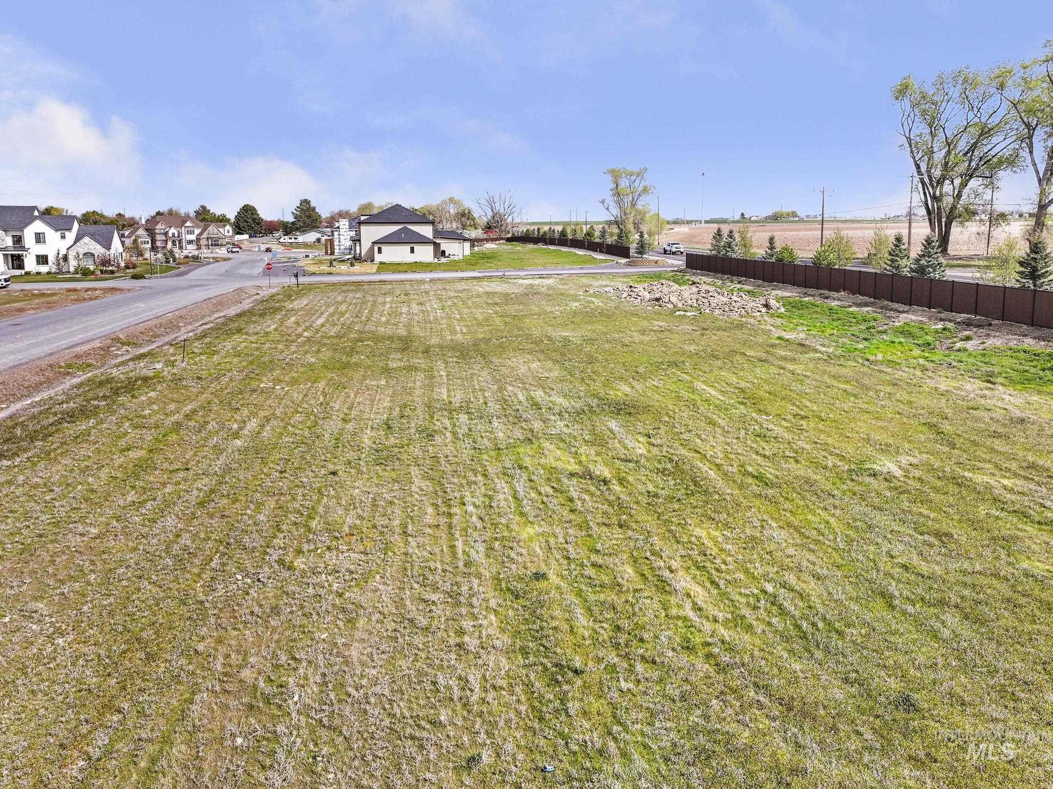 3280 Peytons Pl, Twin Falls, Idaho 83301, 3 Bedrooms, 3 Bathrooms, Residential For Sale, Price $927,500,MLS 98979795