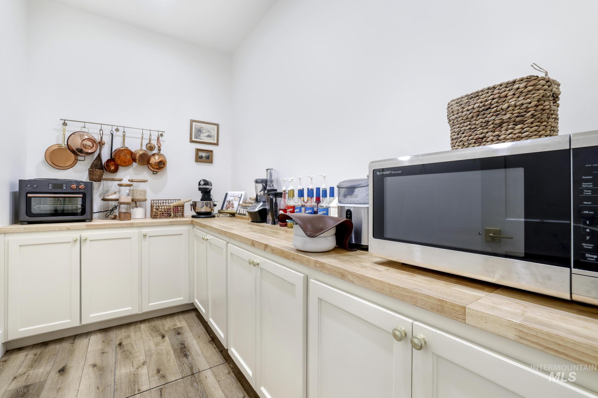 2235 E 3100 S, Wendell, Idaho 83355, 5 Bedrooms, 3.5 Bathrooms, Residential For Sale, Price $1,200,000, 98979796