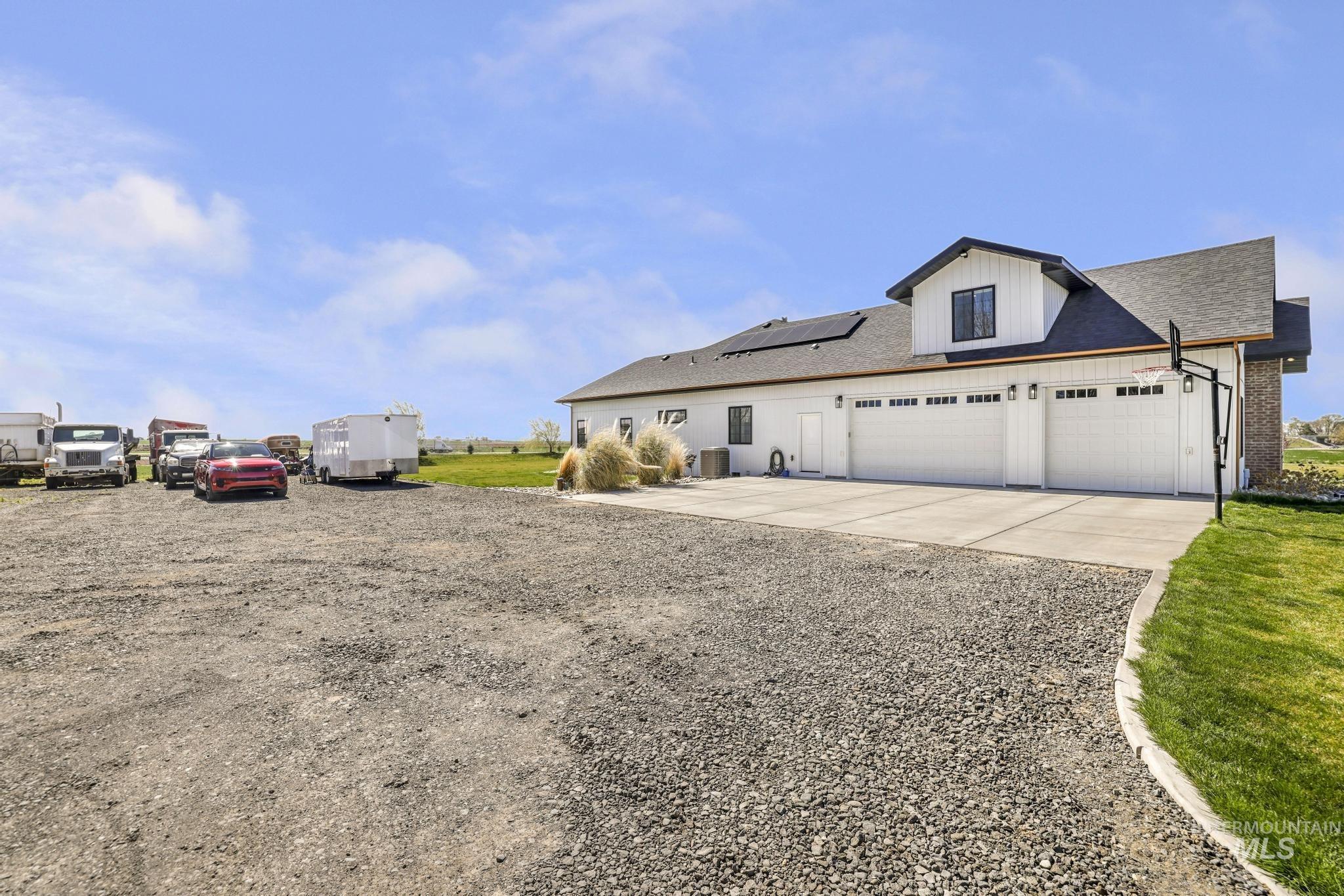 2235 E 3100 S, Wendell, Idaho 83355, 5 Bedrooms, 3.5 Bathrooms, Residential For Sale, Price $1,200,000, 98979796