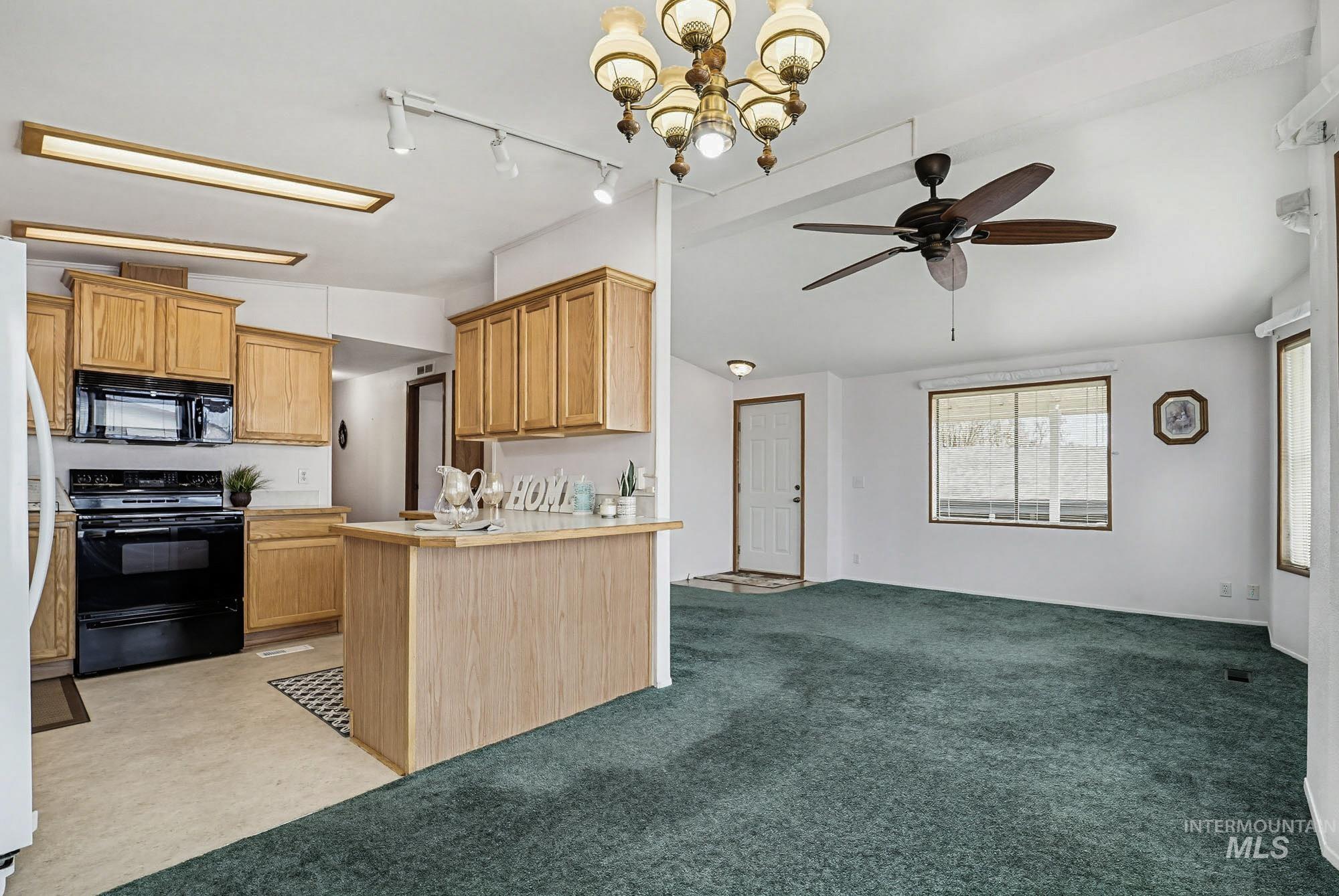 1907 W Flamingo Ave Unit 53, Nampa, Idaho 83651-1681, 2 Bedrooms, 2 Bathrooms, Residential For Sale, Price $159,500, 98979802