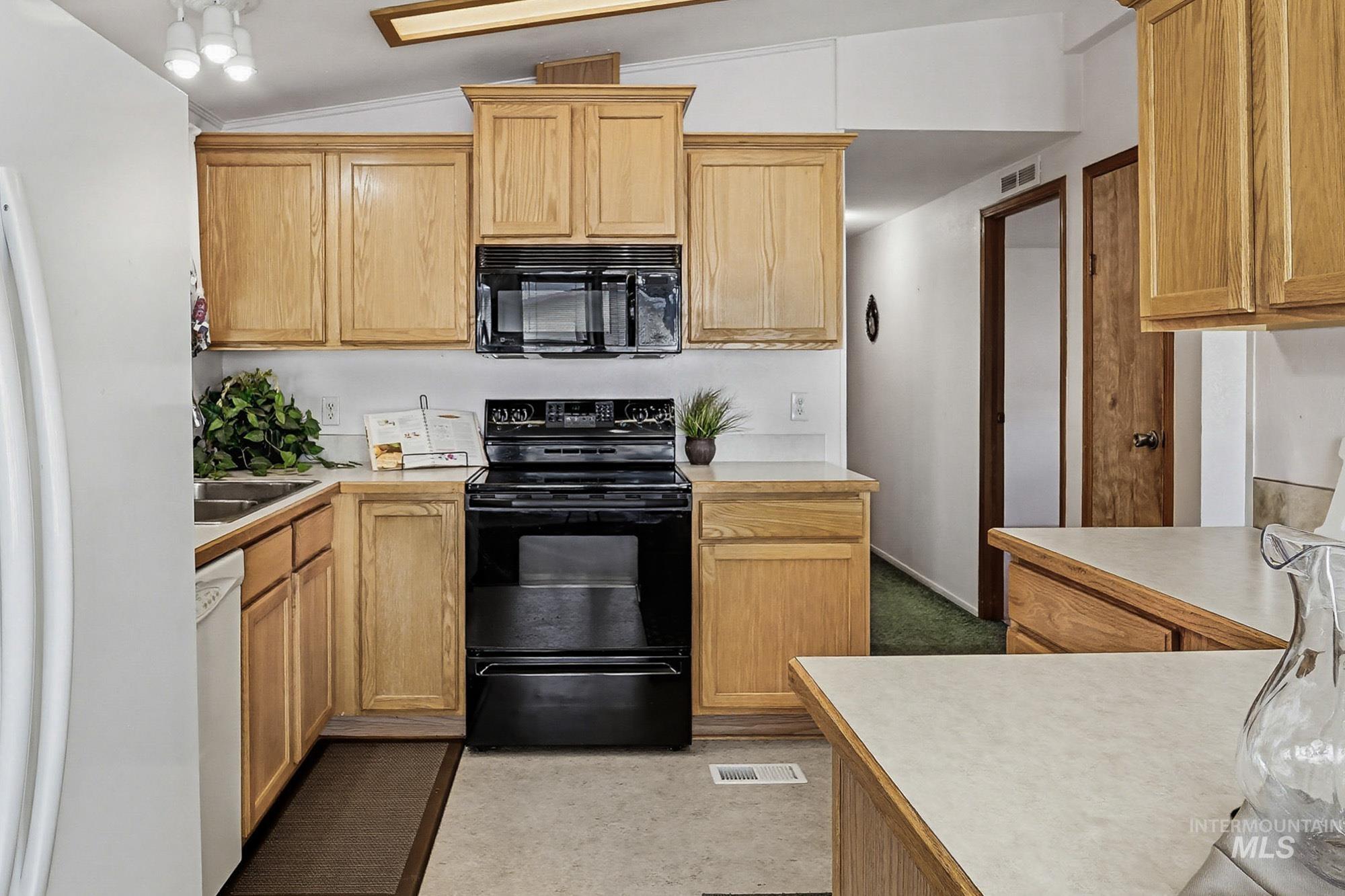 1907 W Flamingo Ave Unit 53, Nampa, Idaho 83651-1681, 2 Bedrooms, 2 Bathrooms, Residential For Sale, Price $159,500, 98979802