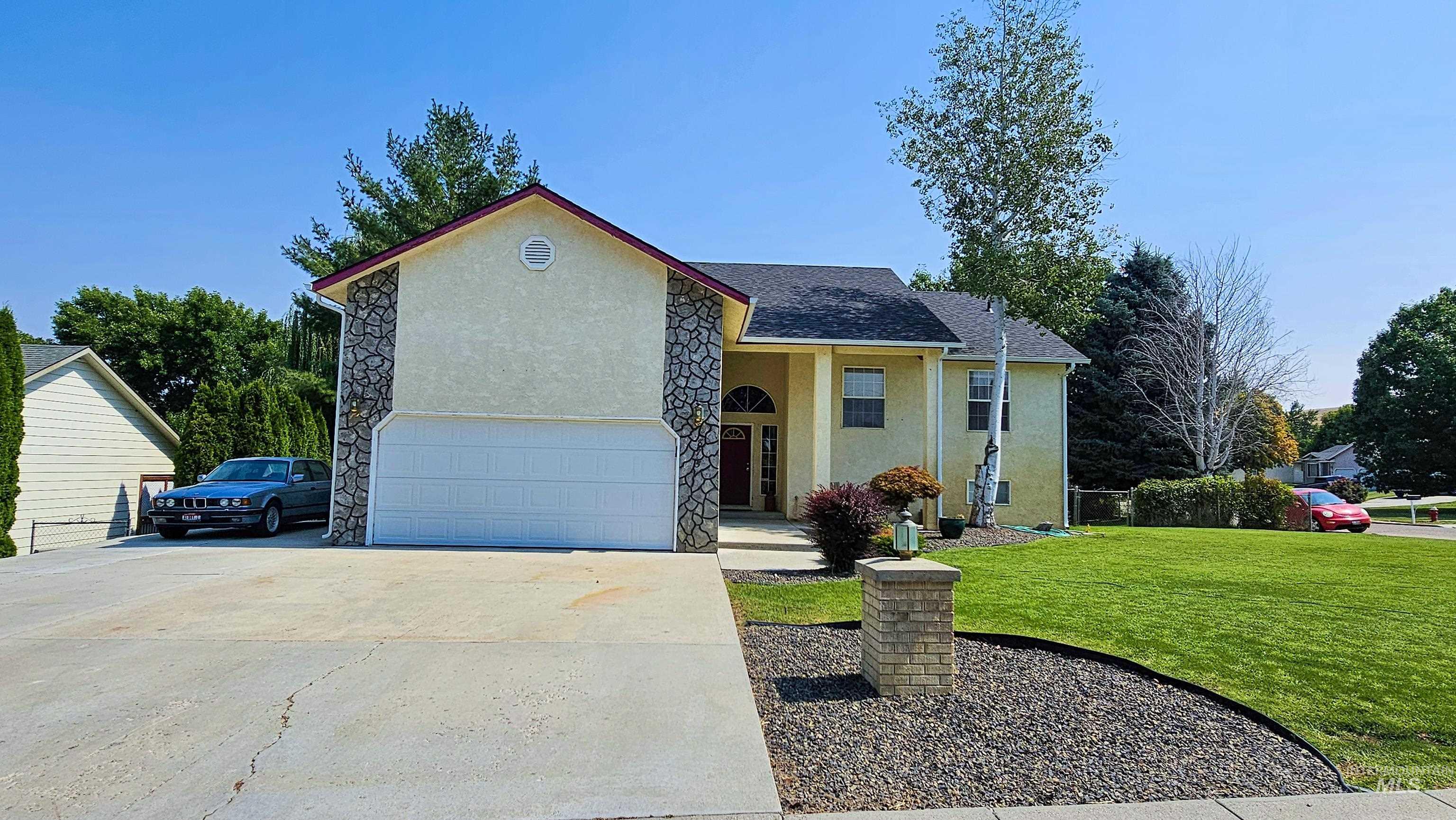 875 Hughes Drive, Payette, Idaho 83661, 5 Bedrooms, 3 Bathrooms, Residential For Sale, Price $484,000, 98979806