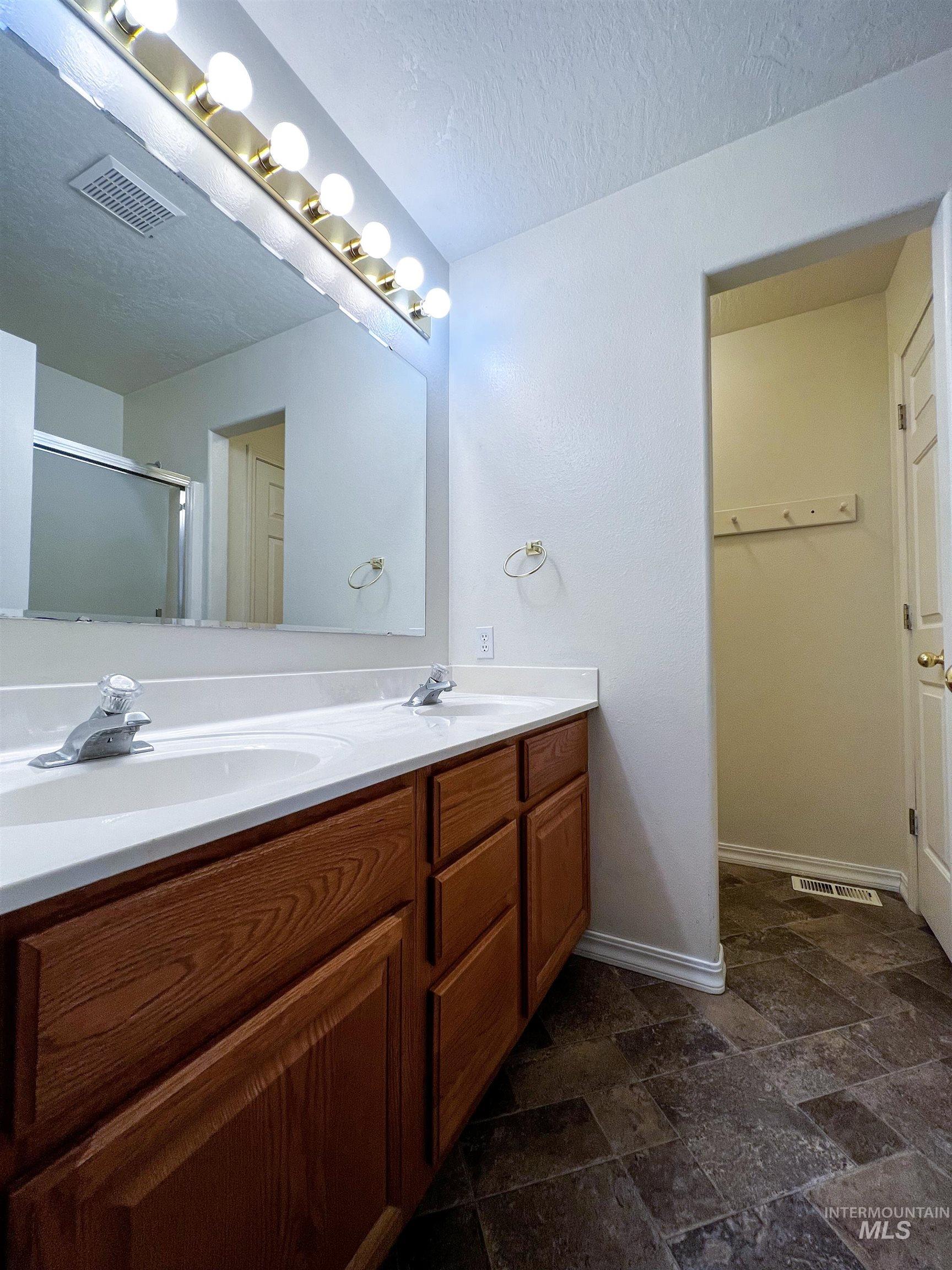 875 Hughes Drive, Payette, Idaho 83661, 5 Bedrooms, 3 Bathrooms, Residential For Sale, Price $484,000, 98979806