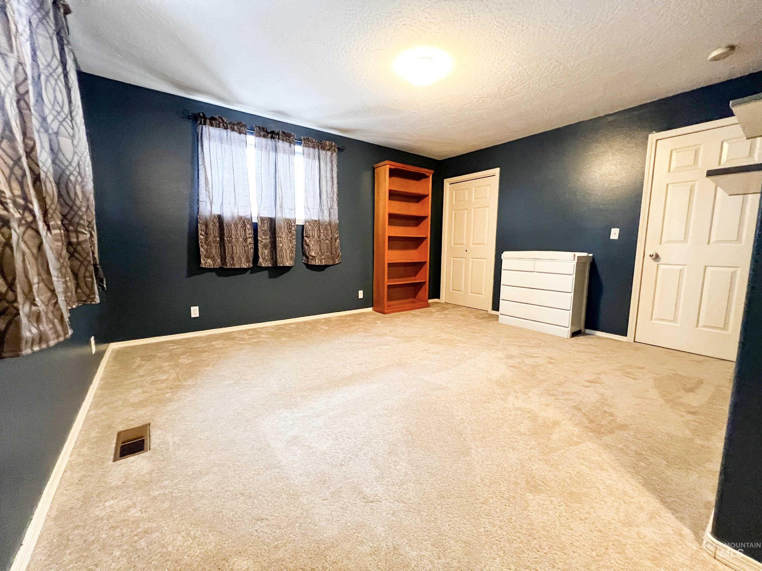 875 Hughes Drive, Payette, Idaho 83661, 5 Bedrooms, 3 Bathrooms, Residential For Sale, Price $484,000, 98979806