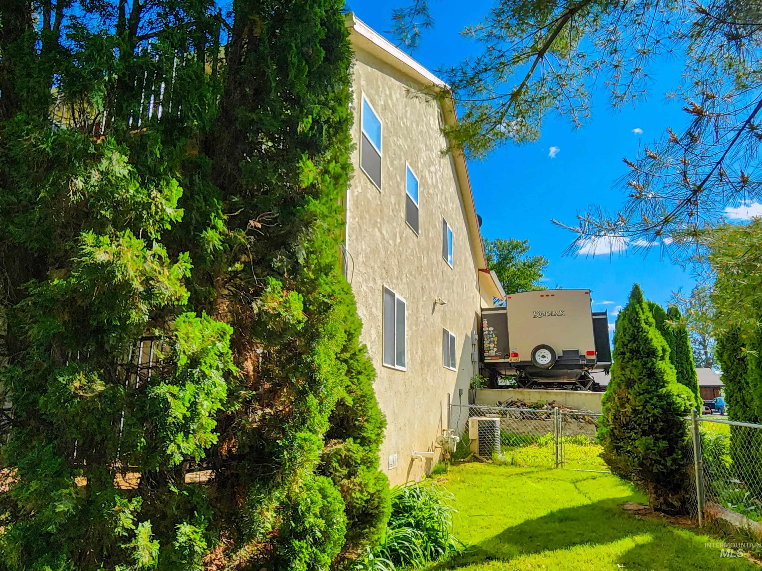 875 Hughes Drive, Payette, Idaho 83661, 5 Bedrooms, 3 Bathrooms, Residential For Sale, Price $484,000, 98979806