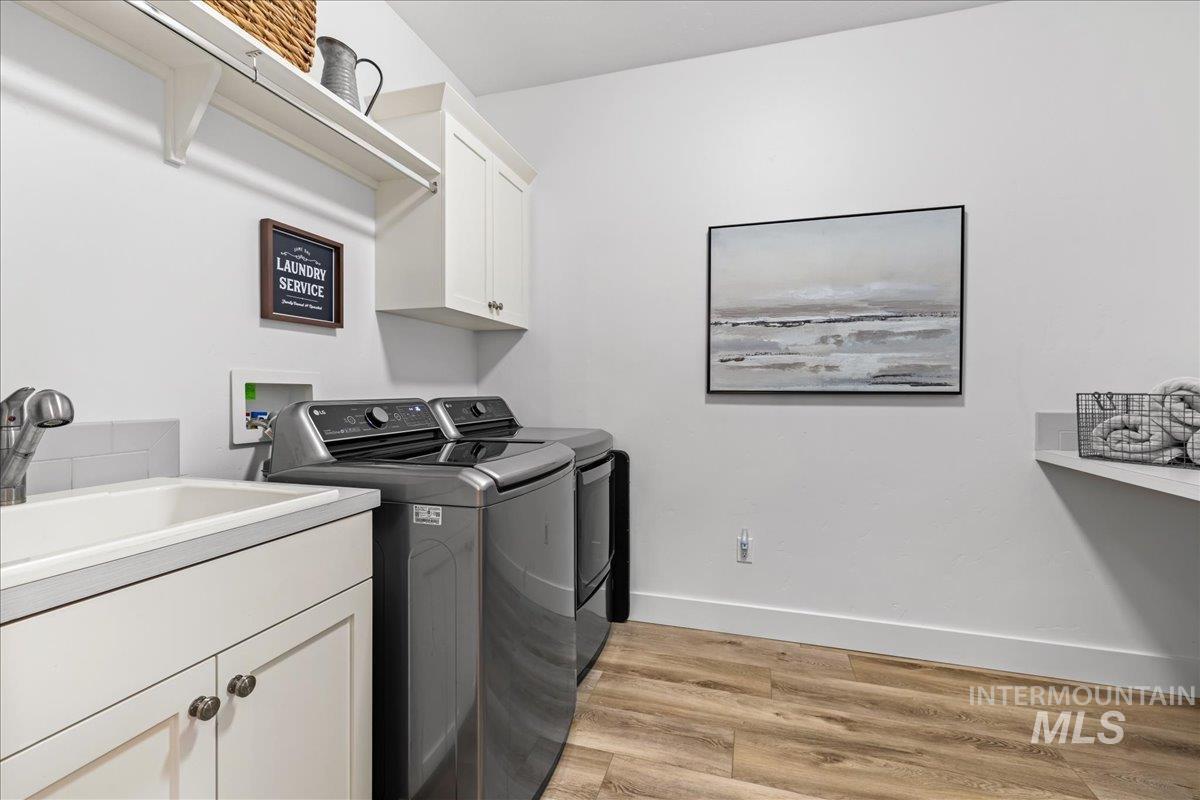 390 Fox Lantern Ct, Middleton, Idaho 83644, 4 Bedrooms, 2.5 Bathrooms, Residential For Sale, Price $760,000, 98979808