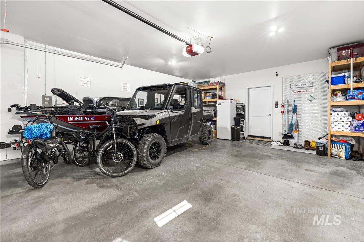 390 Fox Lantern Ct, Middleton, Idaho 83644, 4 Bedrooms, 2.5 Bathrooms, Residential For Sale, Price $760,000, 98979808