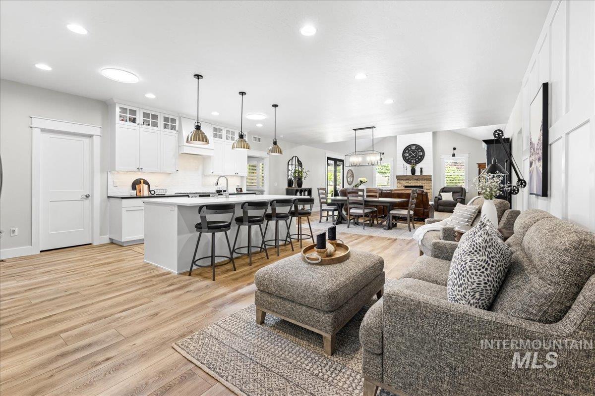 390 Fox Lantern Ct, Middleton, Idaho 83644, 4 Bedrooms, 2.5 Bathrooms, Residential For Sale, Price $760,000, 98979808