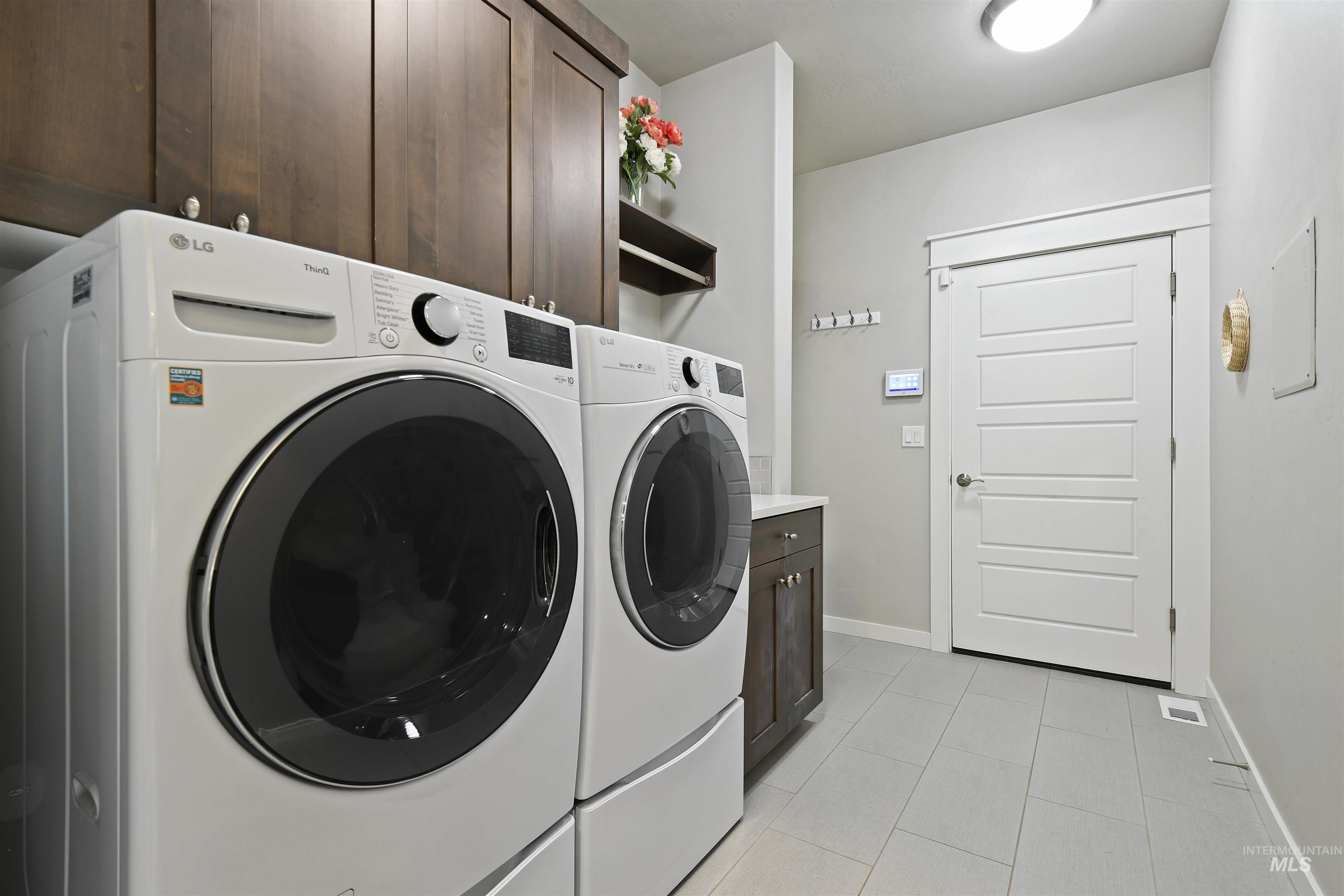 6164 N Winward Ln, Meridian, Idaho 83646, 1 Bedroom, 1.5 Bathrooms, Residential For Sale, Price $450,000, 98979809