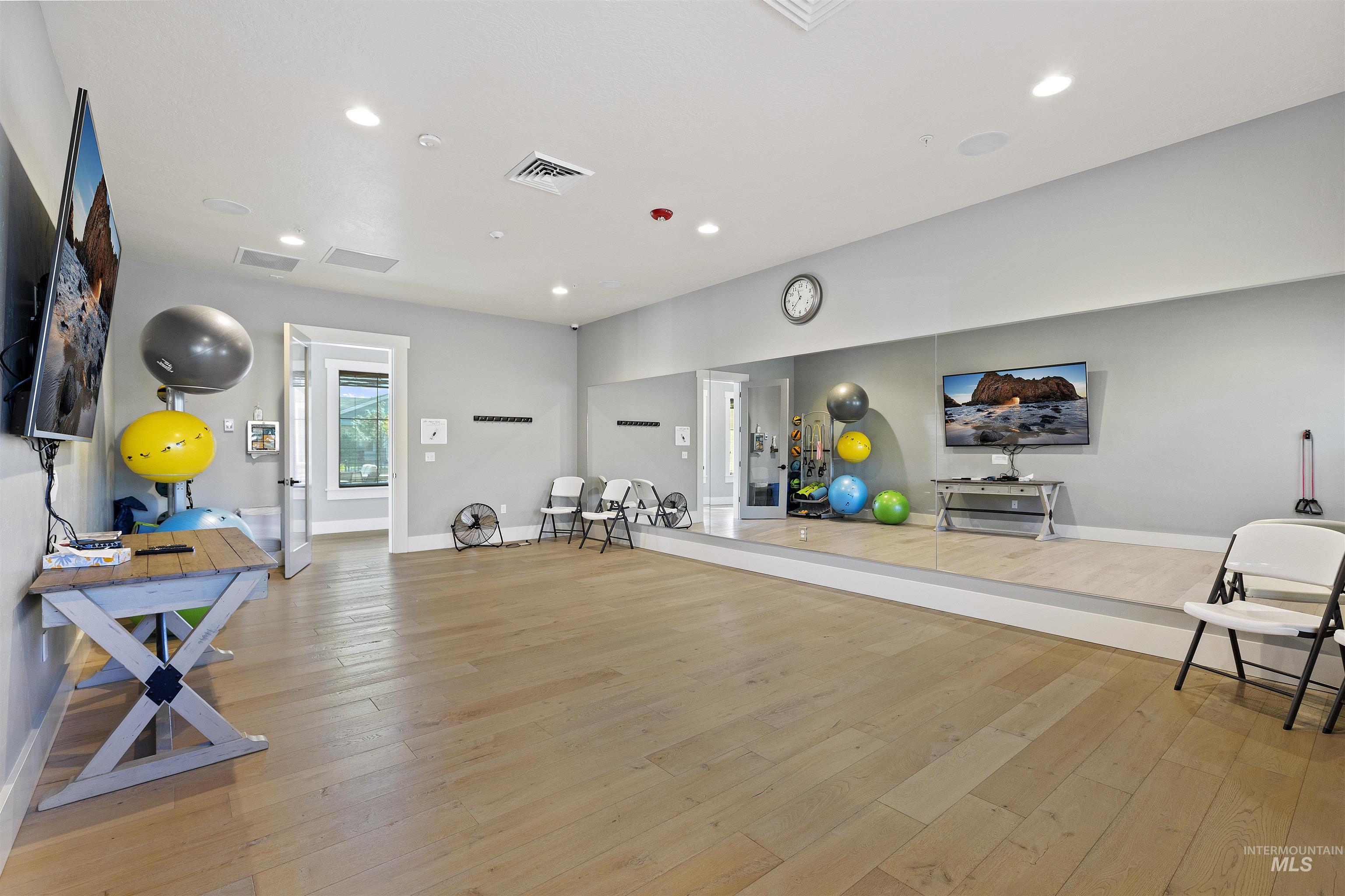 6164 N Winward Ln, Meridian, Idaho 83646, 1 Bedroom, 1.5 Bathrooms, Residential For Sale, Price $450,000, 98979809