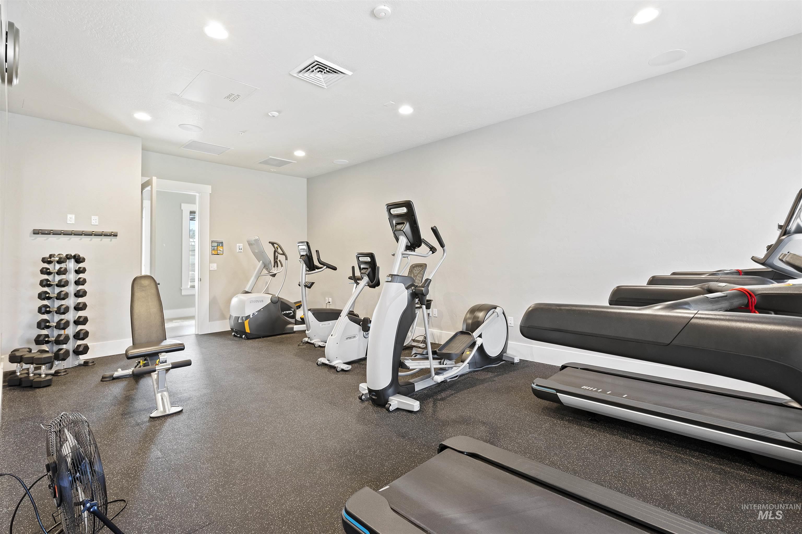 6164 N Winward Ln, Meridian, Idaho 83646, 1 Bedroom, 1.5 Bathrooms, Residential For Sale, Price $450,000, 98979809