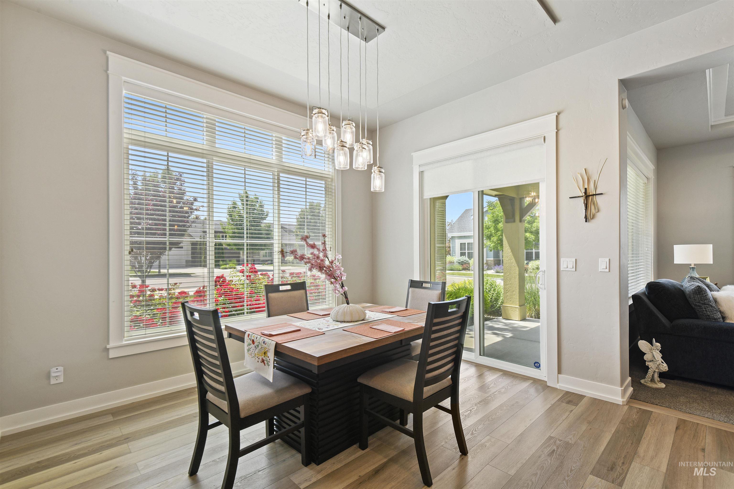 6164 N Winward Ln, Meridian, Idaho 83646, 1 Bedroom, 1.5 Bathrooms, Residential For Sale, Price $450,000, 98979809