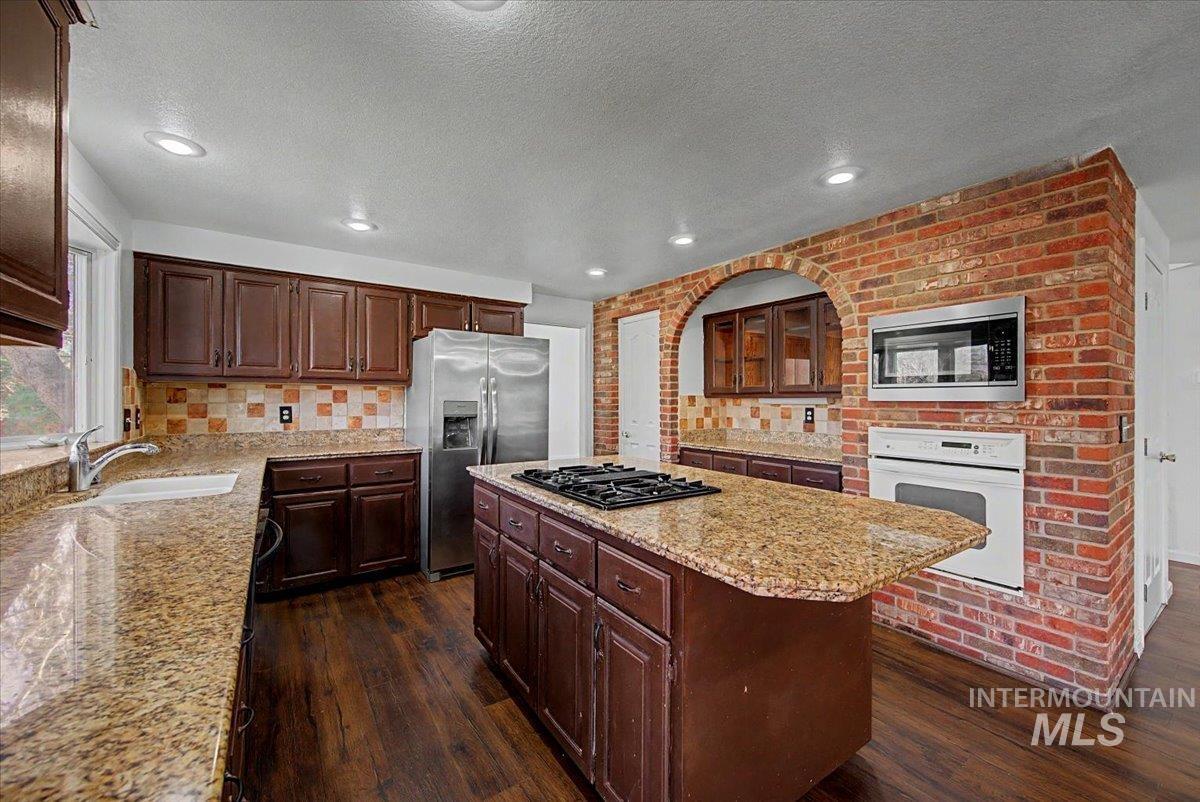 10016 W Alliance Dr, Boise, Idaho 83704, 5 Bedrooms, 3.5 Bathrooms, Residential For Sale, Price $599,000, 98979810