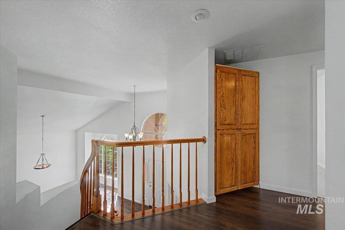 10016 W Alliance Dr, Boise, Idaho 83704, 5 Bedrooms, 3.5 Bathrooms, Residential For Sale, Price $639,900, 98979810