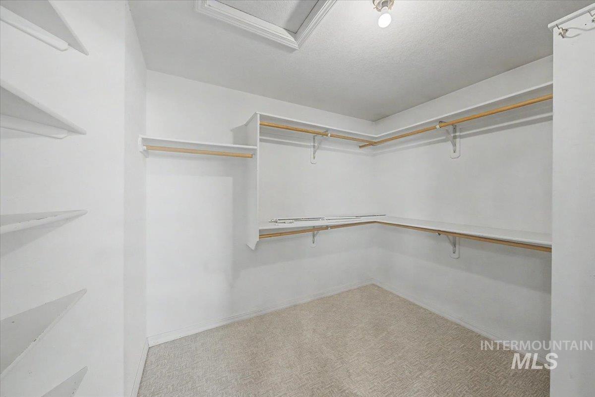 10016 W Alliance Dr, Boise, Idaho 83704, 5 Bedrooms, 3.5 Bathrooms, Residential For Sale, Price $639,900, 98979810