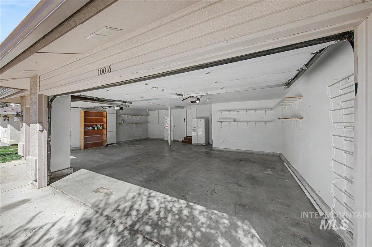 10016 W Alliance Dr, Boise, Idaho 83704, 5 Bedrooms, 3.5 Bathrooms, Residential For Sale, Price $639,900, 98979810