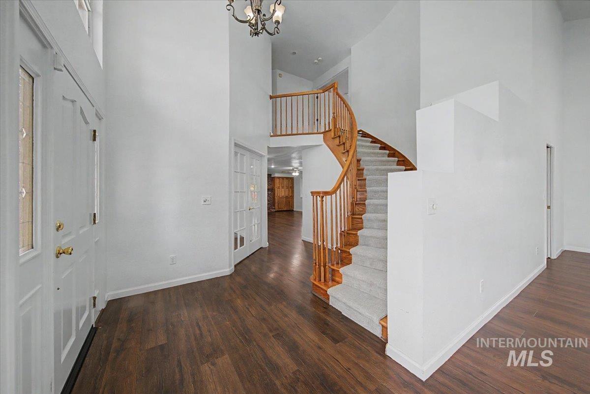 10016 W Alliance Dr, Boise, Idaho 83704, 5 Bedrooms, 3.5 Bathrooms, Residential For Sale, Price $599,000, 98979810