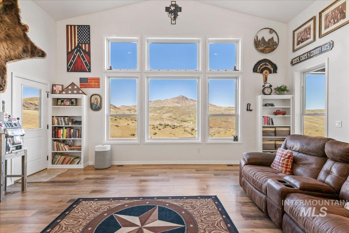 5225 Hidden Hollow Ln, Emmett, Idaho 83617, 3 Bedrooms, 2.5 Bathrooms, Residential For Sale, Price $1,150,000,MLS 98979813