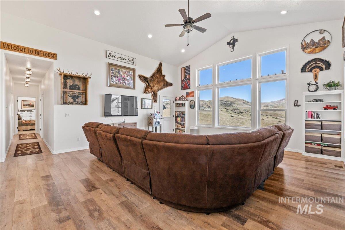 5225 Hidden Hollow Ln, Emmett, Idaho 83617, 3 Bedrooms, 2.5 Bathrooms, Residential For Sale, Price $999,900,MLS 98979813