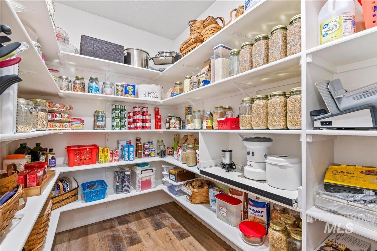 5225 Hidden Hollow Ln, Emmett, Idaho 83617, 3 Bedrooms, 2.5 Bathrooms, Residential For Sale, Price $1,150,000,MLS 98979813