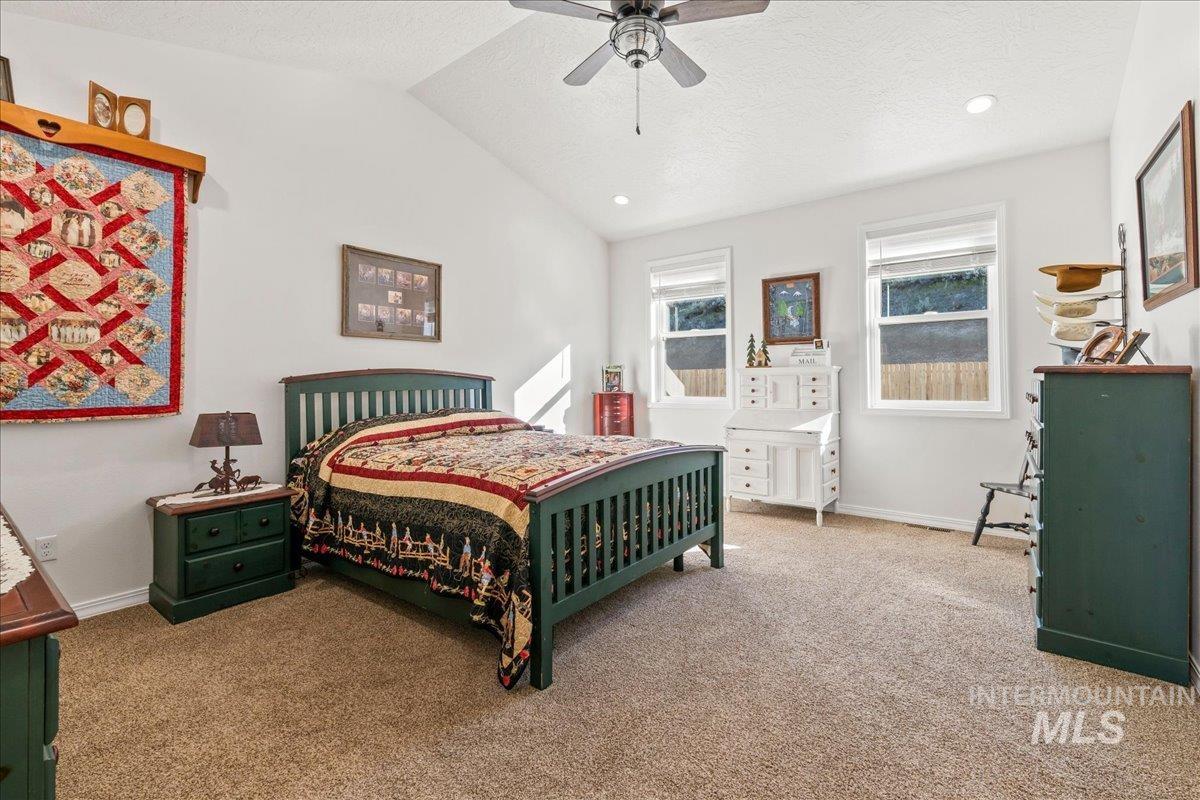 5225 Hidden Hollow Ln, Emmett, Idaho 83617, 3 Bedrooms, 2.5 Bathrooms, Residential For Sale, Price $999,900,MLS 98979813