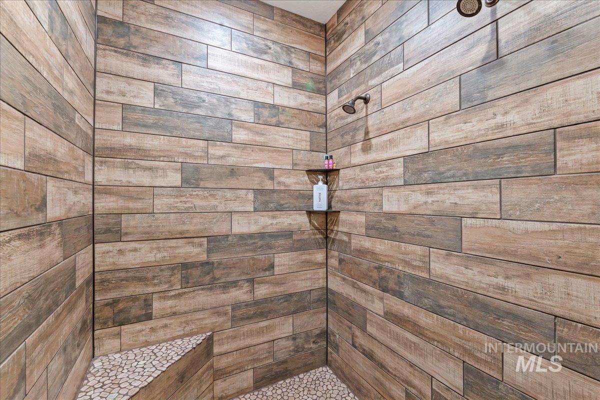 5225 Hidden Hollow Ln, Emmett, Idaho 83617, 3 Bedrooms, 2.5 Bathrooms, Residential For Sale, Price $999,900,MLS 98979813