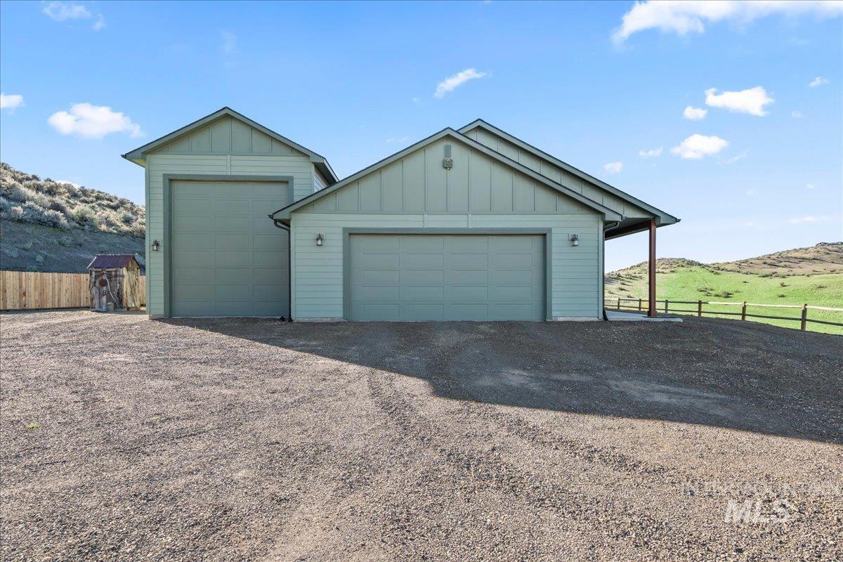 5225 Hidden Hollow Ln, Emmett, Idaho 83617, 3 Bedrooms, 2.5 Bathrooms, Residential For Sale, Price $1,150,000, 98979813