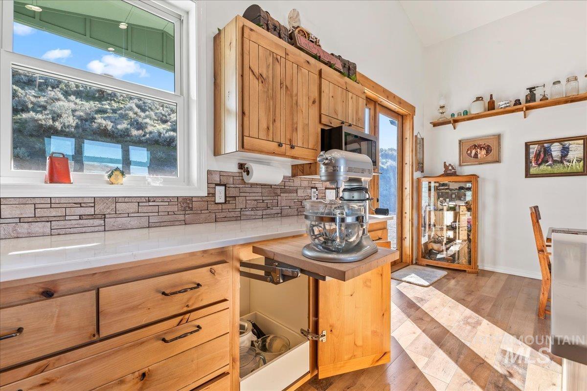 5225 Hidden Hollow Ln, Emmett, Idaho 83617, 3 Bedrooms, 2.5 Bathrooms, Residential For Sale, Price $1,150,000, 98979813