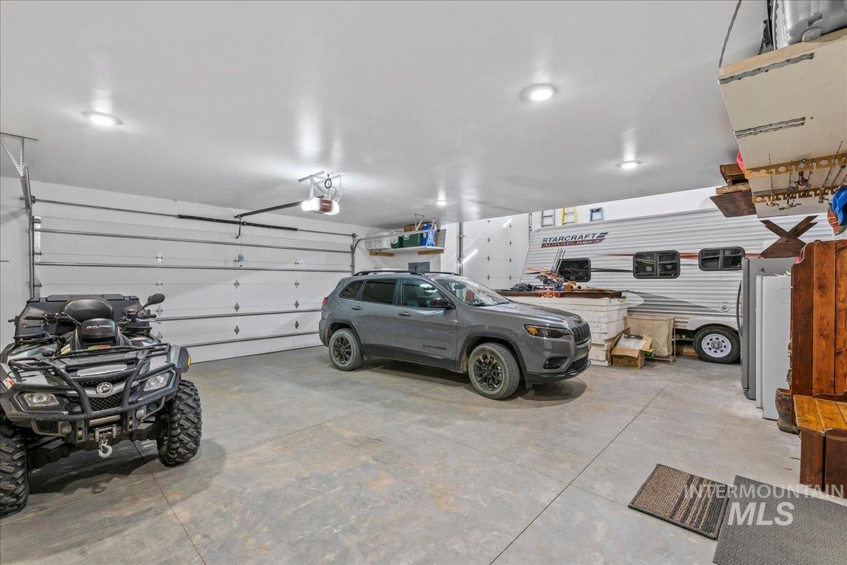 5225 Hidden Hollow Ln, Emmett, Idaho 83617, 3 Bedrooms, 2.5 Bathrooms, Residential For Sale, Price $1,150,000, 98979813