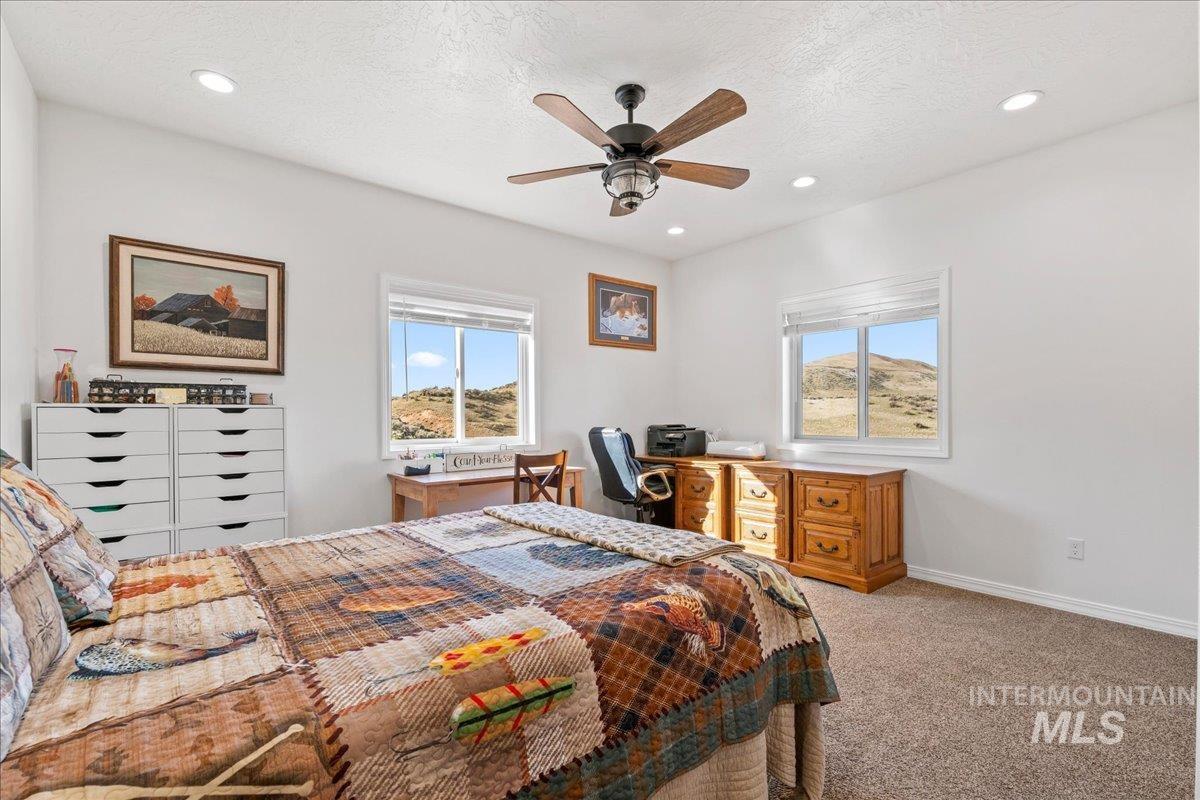 5225 Hidden Hollow Ln, Emmett, Idaho 83617, 3 Bedrooms, 2.5 Bathrooms, Residential For Sale, Price $999,900,MLS 98979813