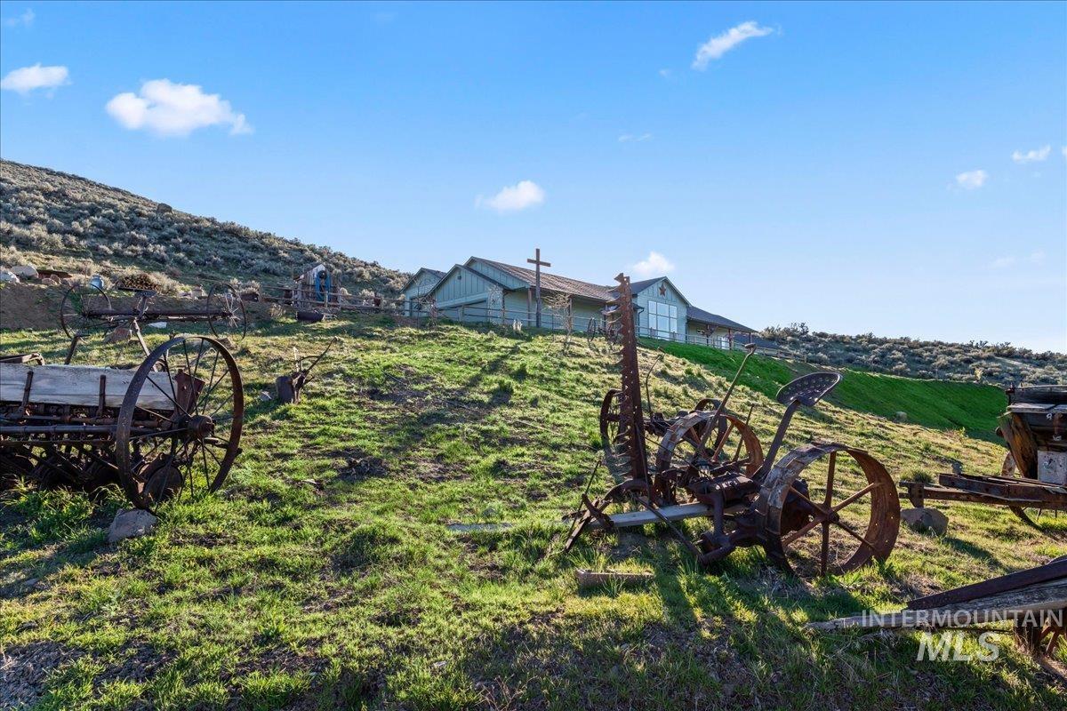 5225 Hidden Hollow Ln, Emmett, Idaho 83617, 3 Bedrooms, 2.5 Bathrooms, Residential For Sale, Price $1,150,000, 98979813