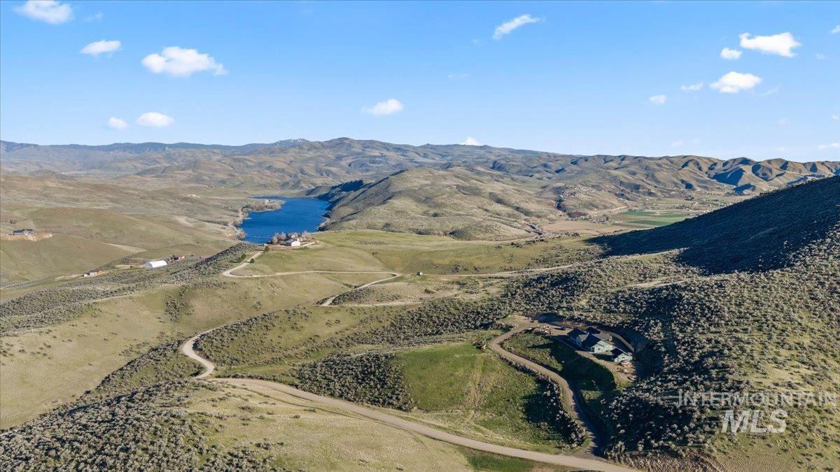 5225 Hidden Hollow Ln, Emmett, Idaho 83617, 3 Bedrooms, 2.5 Bathrooms, Residential For Sale, Price $1,150,000, 98979813