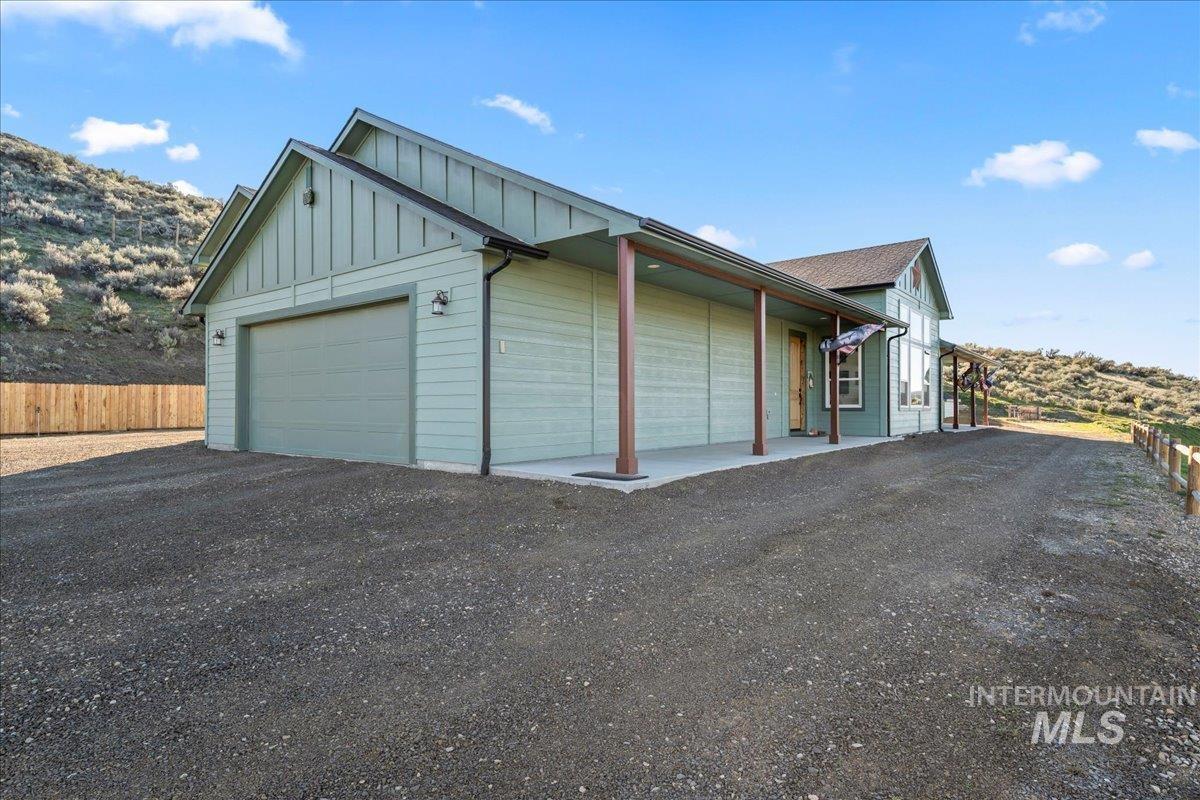 5225 Hidden Hollow Ln, Emmett, Idaho 83617, 3 Bedrooms, 2.5 Bathrooms, Residential For Sale, Price $999,900,MLS 98979813