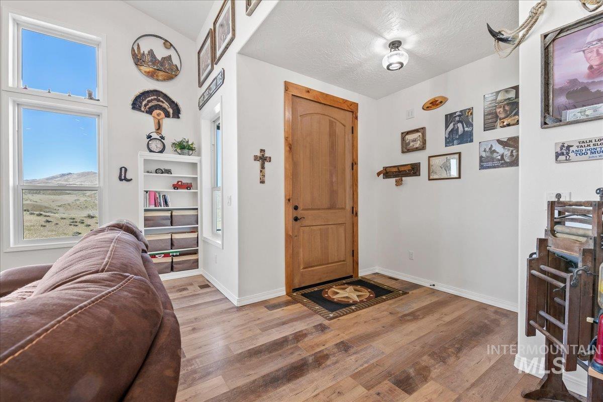 5225 Hidden Hollow Ln, Emmett, Idaho 83617, 3 Bedrooms, 2.5 Bathrooms, Residential For Sale, Price $1,150,000, 98979813