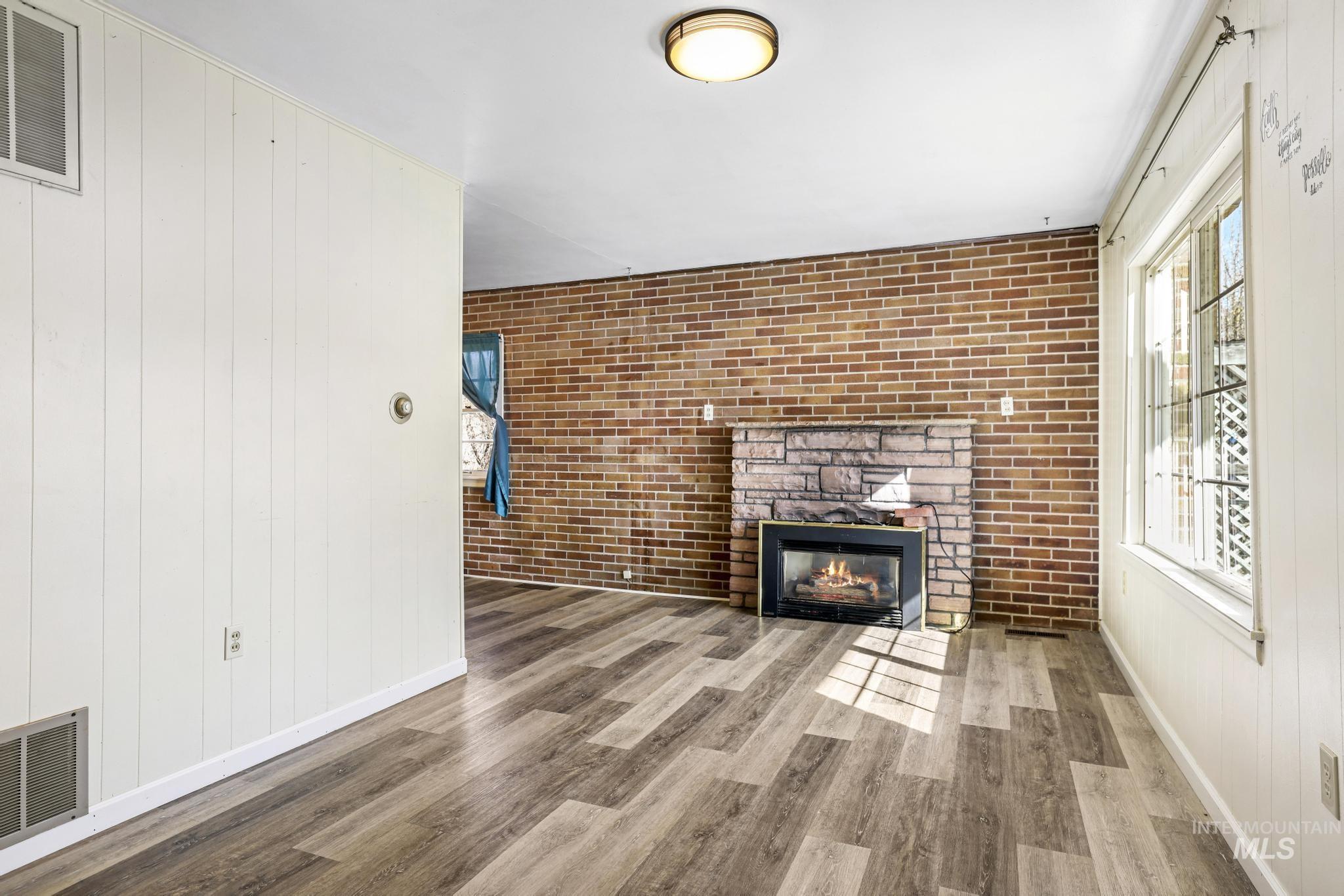 929 Nevada St., Gooding, Idaho 83330, 2 Bedrooms, 1 Bathroom, Residential For Sale, Price $219,990, 98979819