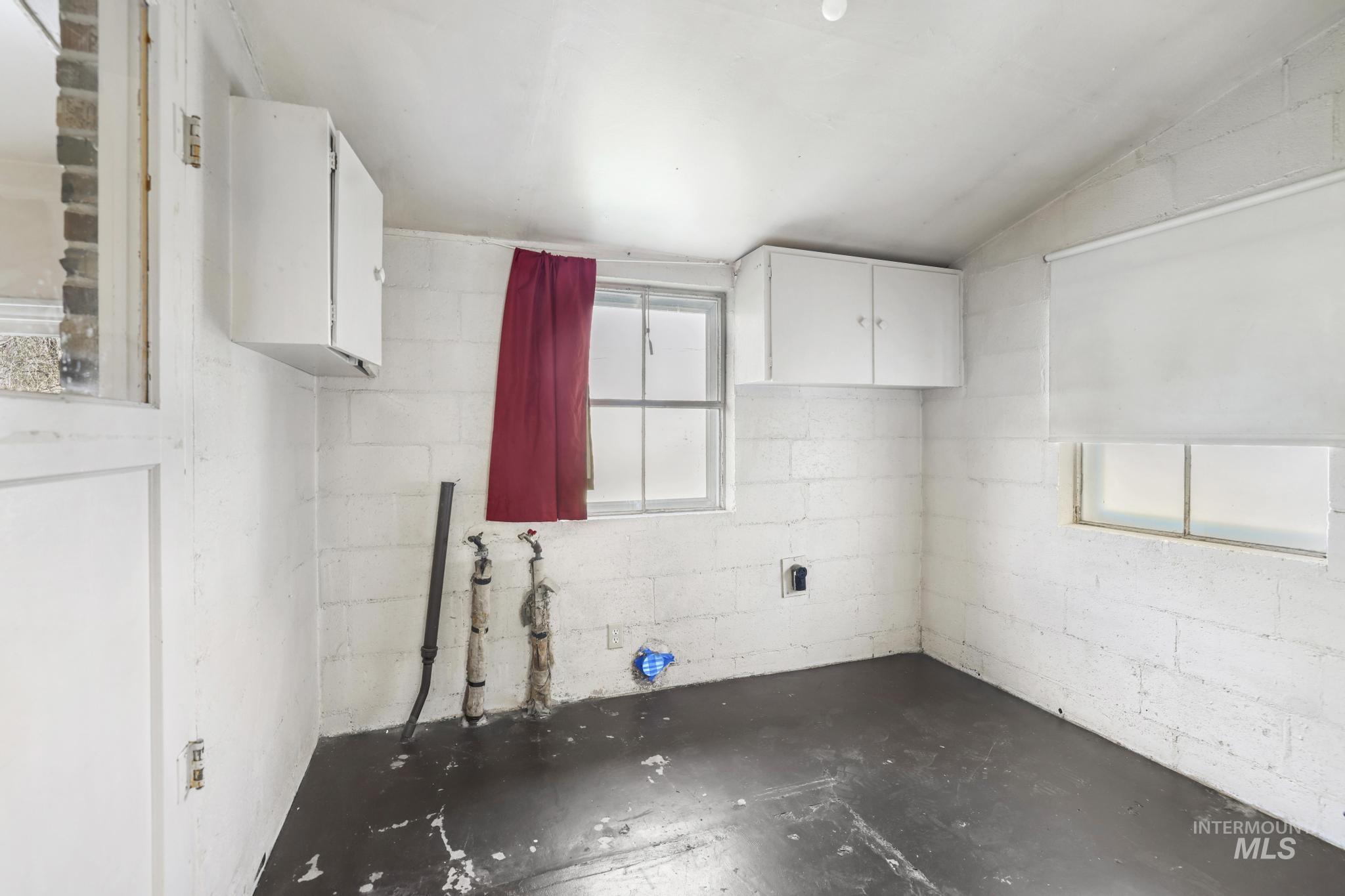 929 Nevada St., Gooding, Idaho 83330, 2 Bedrooms, 1 Bathroom, Residential For Sale, Price $219,990, 98979819