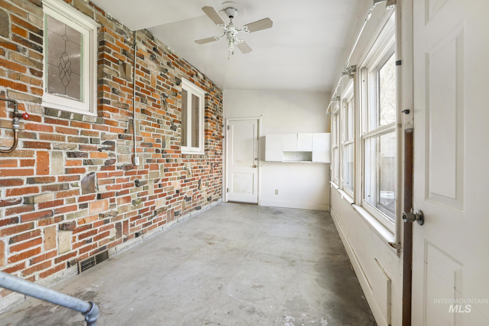 929 Nevada St., Gooding, Idaho 83330, 2 Bedrooms, 1 Bathroom, Residential For Sale, Price $219,990, 98979819