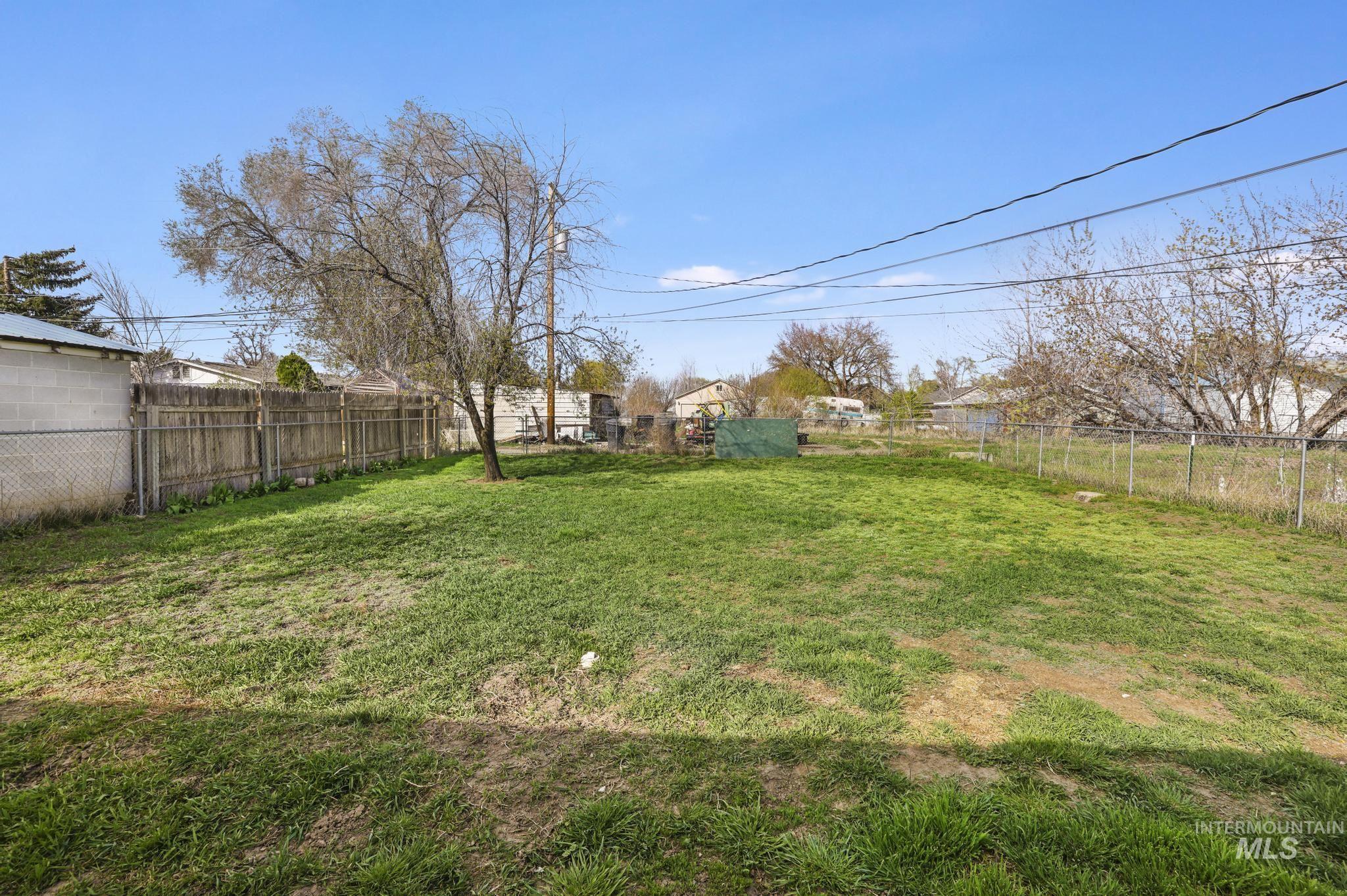 929 Nevada St., Gooding, Idaho 83330, 2 Bedrooms, 1 Bathroom, Residential For Sale, Price $219,990, 98979819