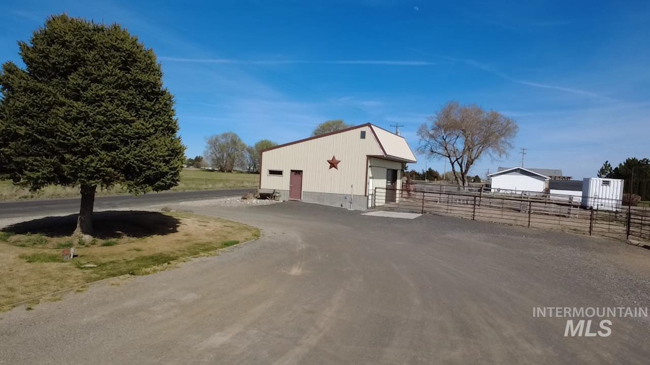 2155 E 1775 South, Gooding, Idaho 83330, 3 Bedrooms, 1.5 Bathrooms, Residential For Sale, Price $890,000, 98979821