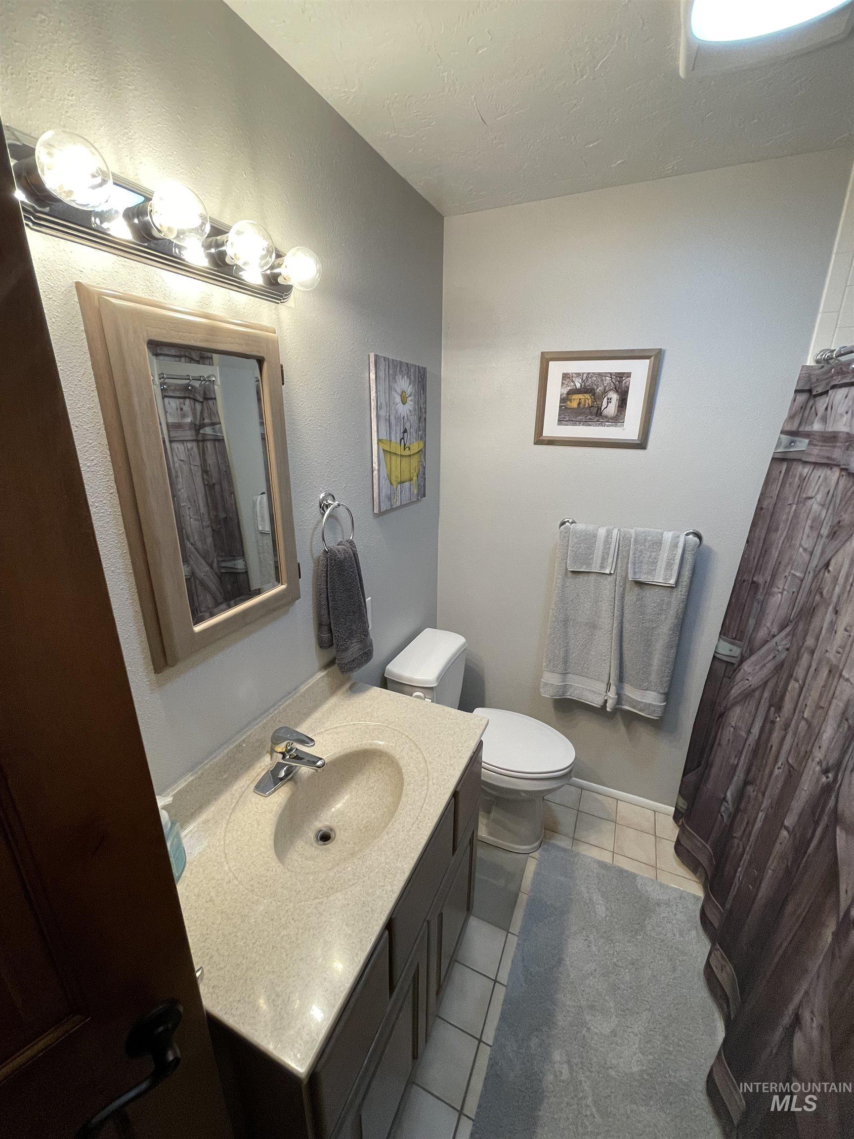 2155 E 1775 South, Gooding, Idaho 83330, 3 Bedrooms, 1.5 Bathrooms, Residential For Sale, Price $890,000, 98979821