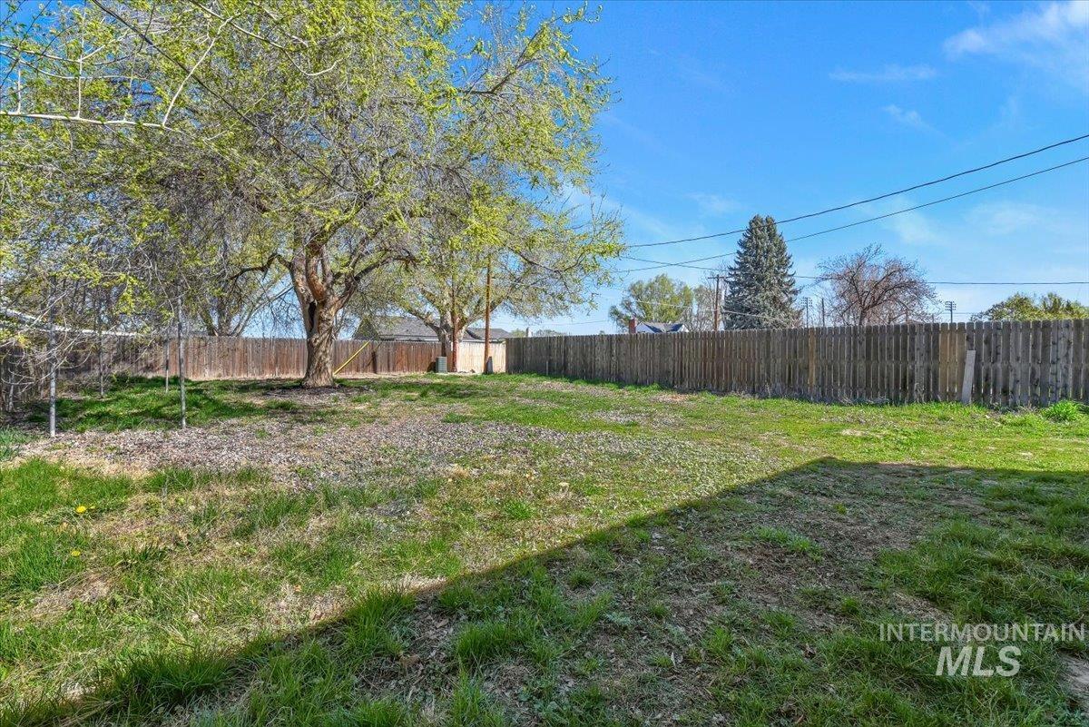 107 E Montana Ave, Homedale, Idaho 83628, 2 Bedrooms, 1 Bathroom, Residential For Sale, Price $310,000, 98979822