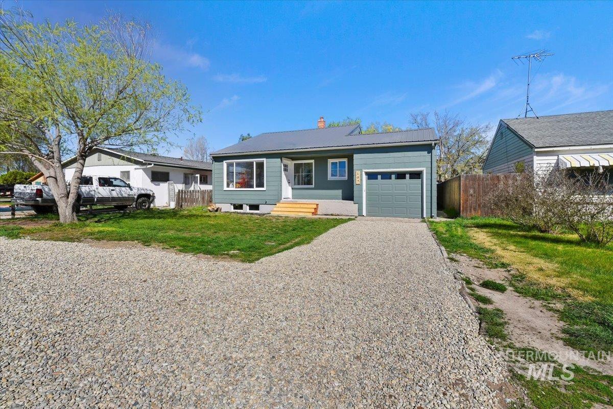 107 E Montana Ave, Homedale, Idaho 83628, 2 Bedrooms, 1 Bathroom, Residential For Sale, Price $310,000, 98979822
