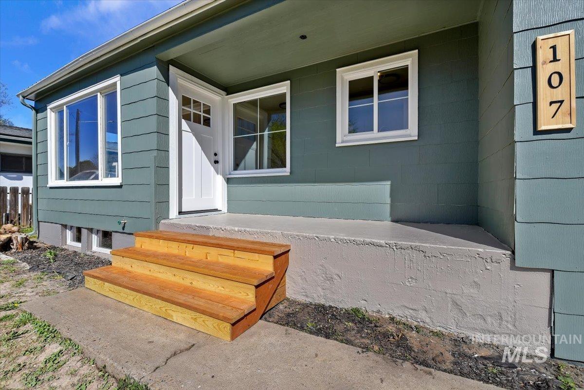 107 E Montana Ave, Homedale, Idaho 83628, 2 Bedrooms, 1 Bathroom, Residential For Sale, Price $310,000, 98979822